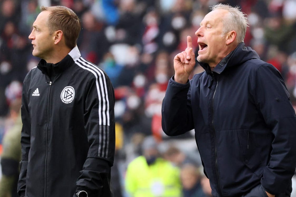 Christian Streich: Der Freiburger Trainer war an der Seitenlinie wieder sehr aktiv.