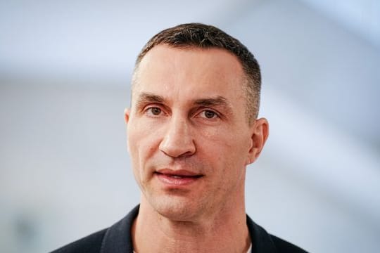 Der frühere Boxweltmeister Wladimir Klitschko ist mit einer Delegation aus Kiew nach Berlin für verschiedene Treffen mit deutschen Ministern gereist.