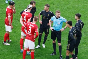 Der Wechselfehler in der Partie des SC Freiburg gegen den FC Bayern München sorgte für viel Diskussionsstoff.