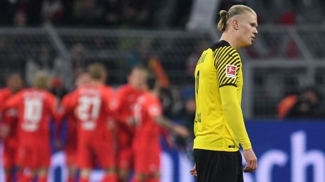 Erling Haaland und der BVB mussten gegen Leipzig eine deutliche Niederlage einstecken. Erling Haaland und der BVB mussten gegen Leipzig eine deutliche Niederlage einstecken.