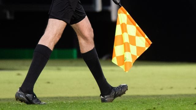 Der Wechselfehler des FC Bayern im Spiel beim SC Freiburg hat Rätselraten um die Regel-Auslegung ausgelöst. Der Wechselfehler des FC Bayern im Spiel beim SC Freiburg hat Rätselraten um die Regel-Auslegung ausgelöst.