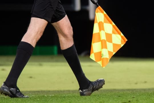Der Wechselfehler des FC Bayern im Spiel beim SC Freiburg hat Rätselraten um die Regel-Auslegung ausgelöst.