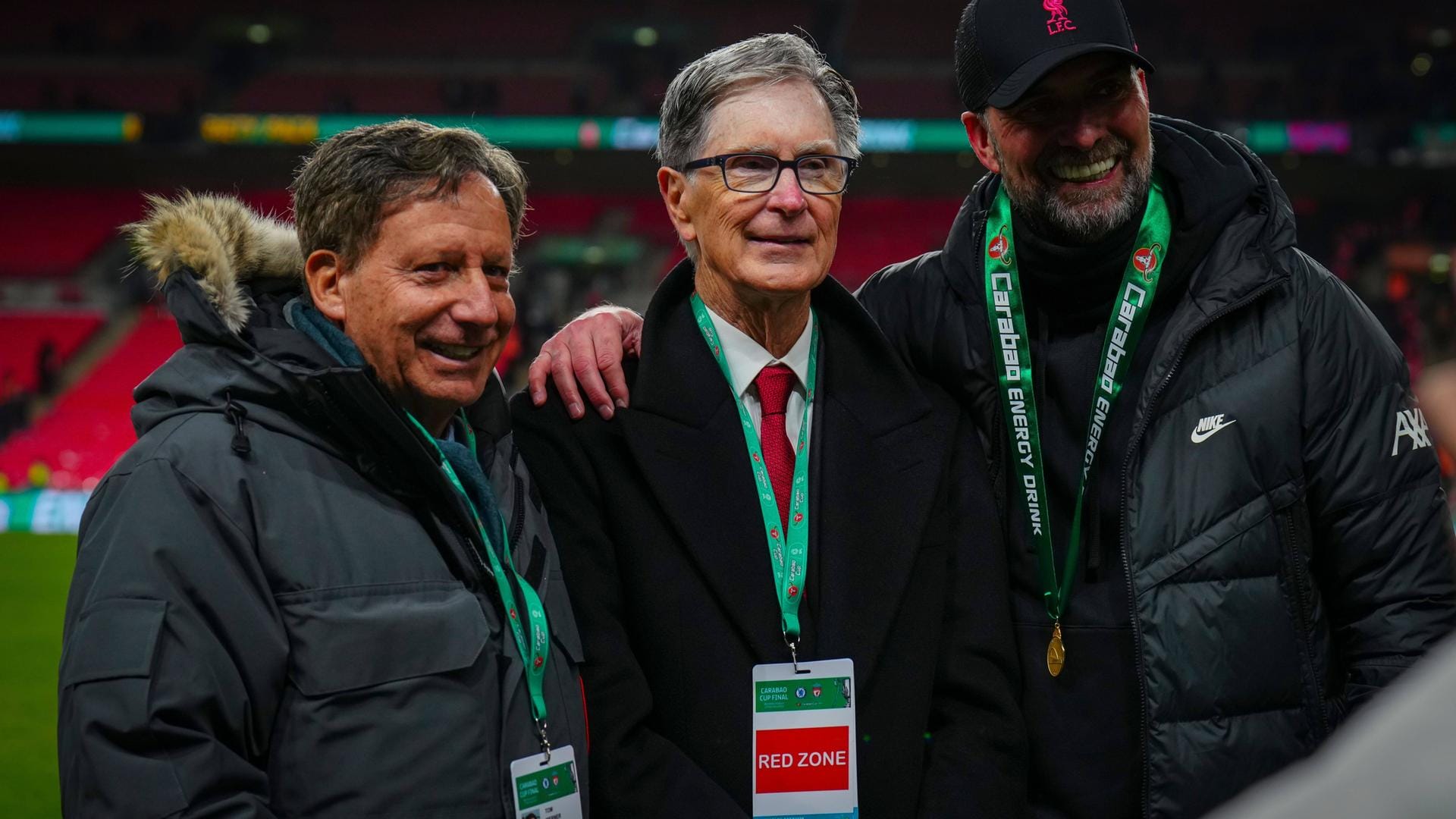 Jürgen Klopp (r.) mit John Henry (m.) im Februar 2022.