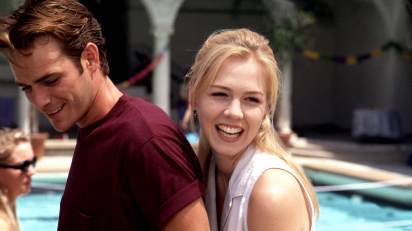 Eines der Traumpaare von "Beverly Hilly, 90210: Dylan (Luke Perry) und Kelly (Jennie Garth) 1993.