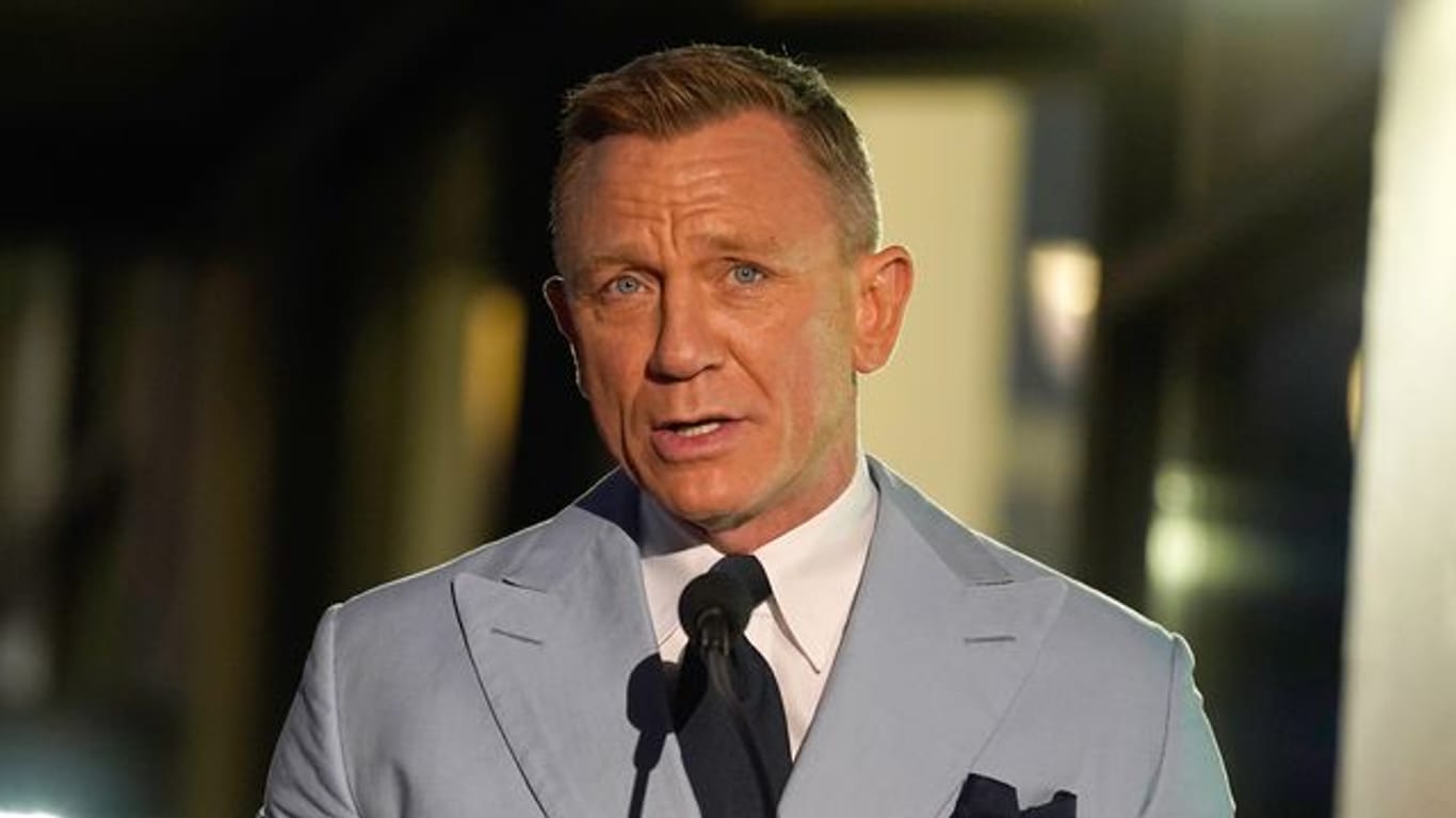 Der britische Schauspieler Daniel Craig ist an Corona erkrankt.