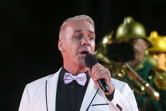 Till Lindemann und seine Band Rammstein melden sich beim Publikum zurück.