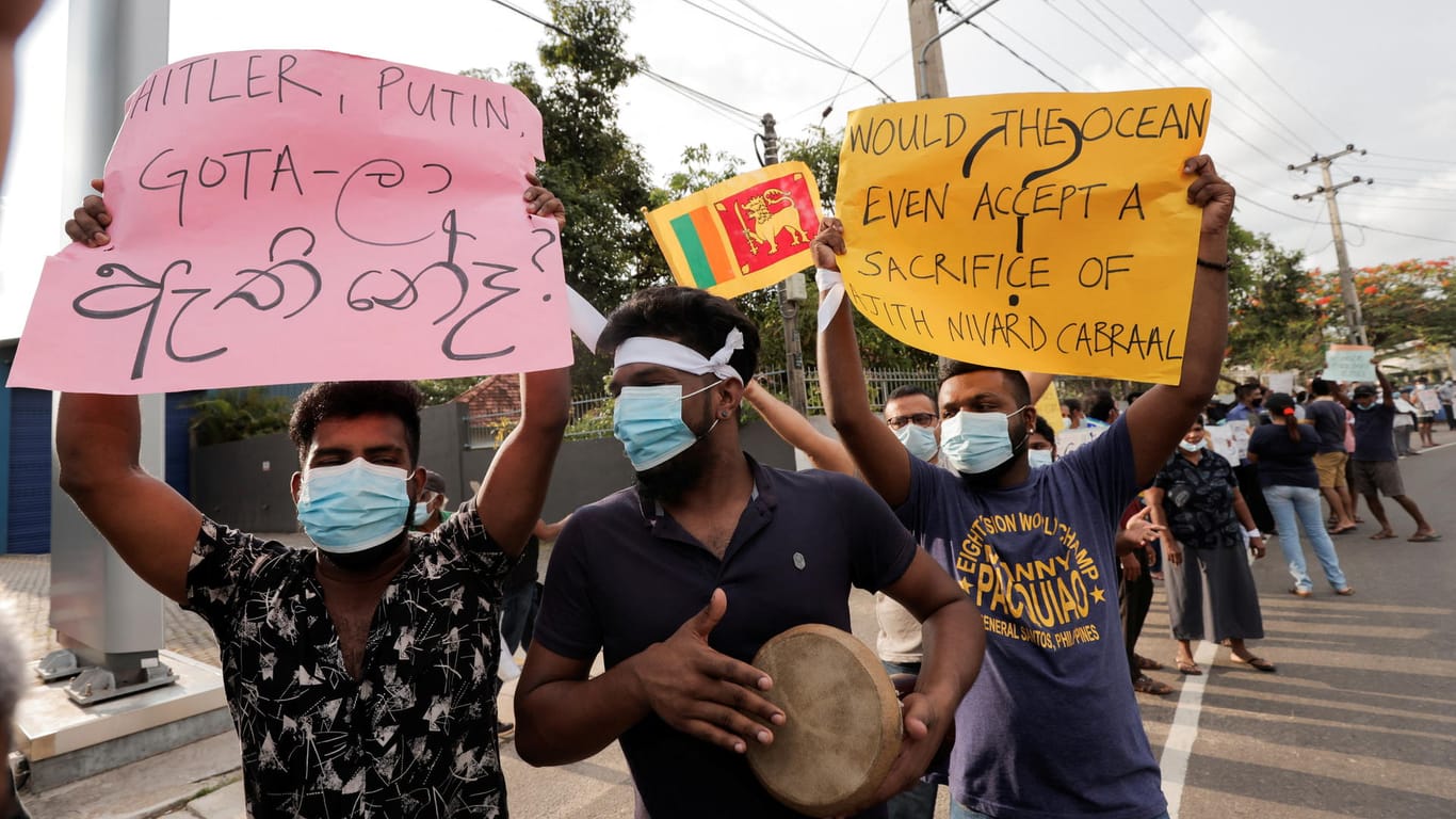 Bürger protestieren in Sri Lanka: Das Land steckt in einer schweren Wirtschaftskrise.