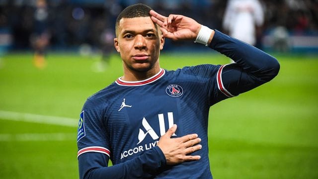 PSG-Stürmer Kylian Mbappé glänzte gegen Lorient als Torschütze und Vorbereiter.