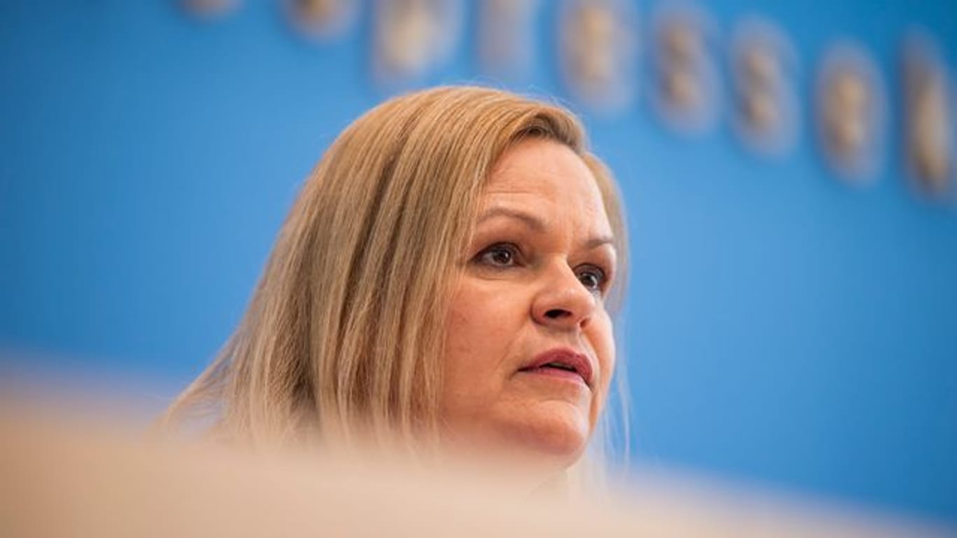 Nancy Faeser (SPD), Bundesministerin für Inneres und Heimat, bei einer Pressekonferenz in Berlin.