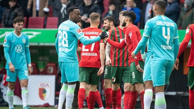 Der VfL Wolfsburg befindet sich nach der Niederlage in Augsburg wieder im Abstiegskampf. Der VfL Wolfsburg befindet sich nach der Niederlage in Augsburg wieder im Abstiegskampf.