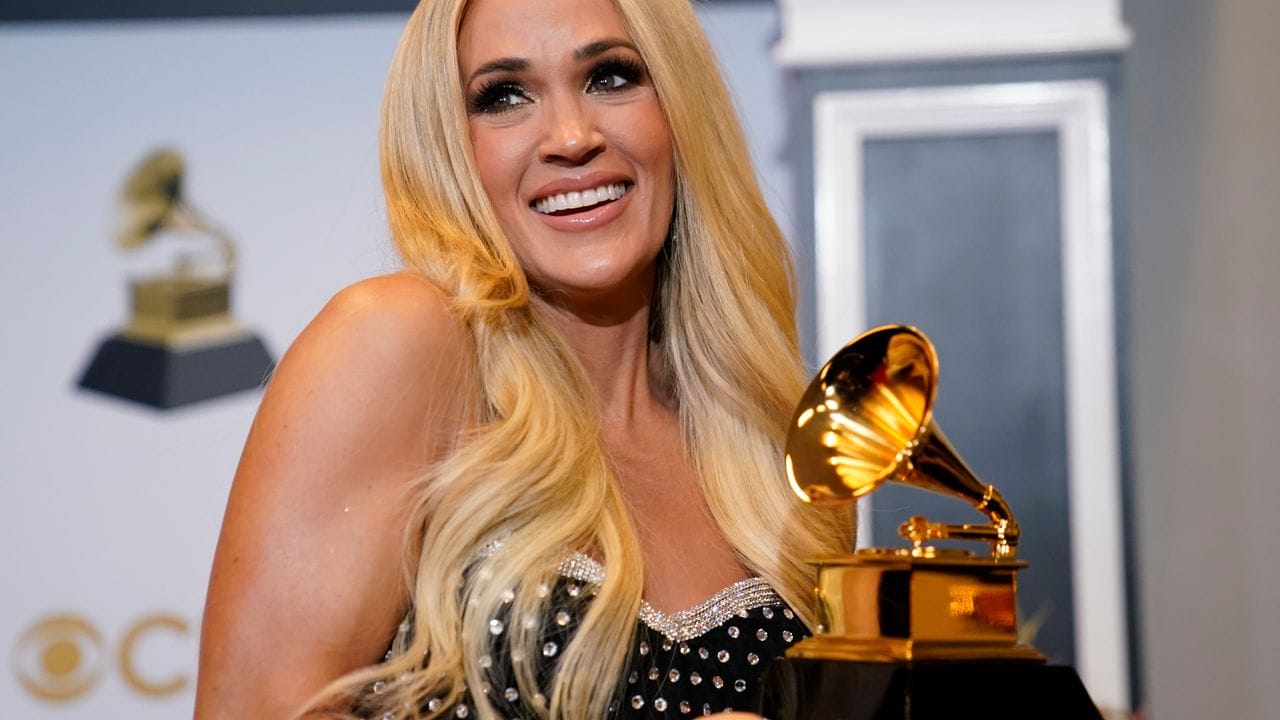 Carrie Underwood wurde für das beste Roots-Gospel-Album ausgezeichnet. Carrie Underwood wurde für das beste Roots-Gospel-Album ausgezeichnet.