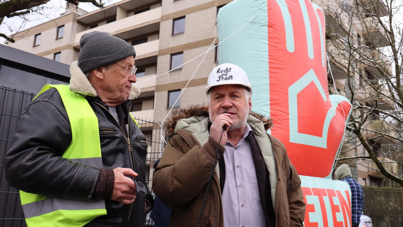 Sind als Redner bei der Kundgebung gegen den Leerstand der russischen Häuser vor Ort: Rainer Kippe (links) und Kalle Gerigk.