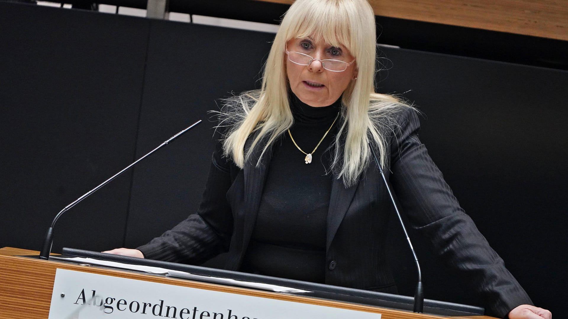 Senatorin für Inneres, Digitalisierung und Sport, Iris Spranger, im Berliner Senat (Archivbild): Sie hofft auf eine Verbesserung der Lage am Kottbusser Tor. Senatorin für Inneres, Digitalisierung und Sport, Iris Spranger, im Berliner Senat (Archivbild): Sie hofft auf eine Verbesserung der Lage am Kottbusser Tor.