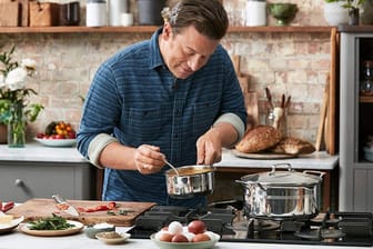 Bei Netto gibt es jetzt Tefal-Töpfe von Jamie Oliver zum Rekord-Tiefpreis.