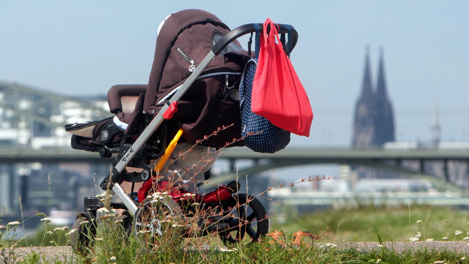 Bevölkerungsentwicklung in Köln (Symbolfoto): Mehr als 11.100 Babys zählt die Stadt Köln für das vergangene Jahr in ihrer Geburtenrate.