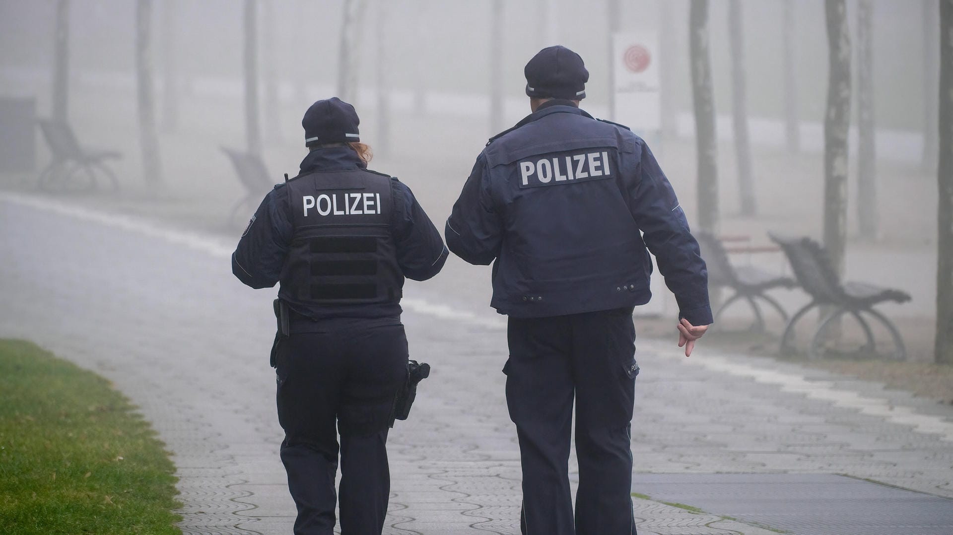 Polizeistreife in Düsseldorf (Symbolbild): Die Frau war seit Anfang März vermisst worden. Polizeistreife in Düsseldorf (Symbolbild): Die Frau war seit Anfang März vermisst worden.