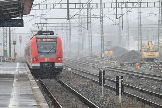 Den öffentlichen Personennahverkehr zukunftsfähig machen - das ist das Ziel des "Intensivprogramms Schiene".