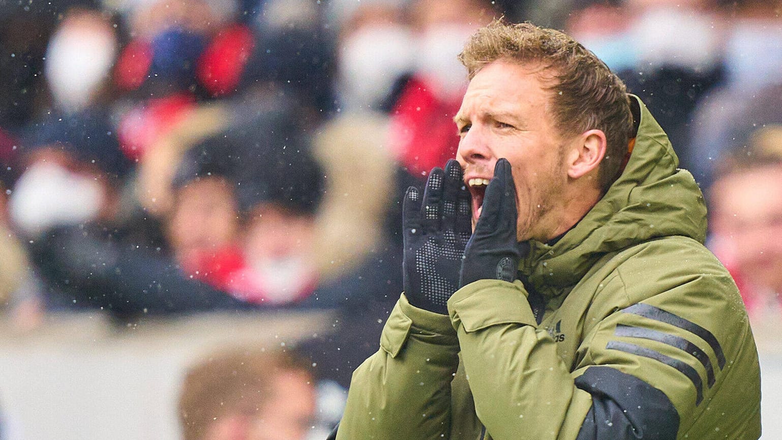 Julian Nagelsmann: Auf dem Rasen gewann der Bayern-Trainer mit seinem Team gegen Freiburg, doch nun könnte der Sieg am grünen Tisch wieder verloren gehen.