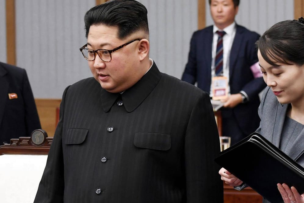 Kim Jong Un (l) und Kim Yo Jong (r): Mit Präventivschlägen gegen einen "Atomwaffenstaat" zu drohen, sei ein "fantastischer Tagtraum", sagte die Schwester des nordkoreanischen Machthabers.