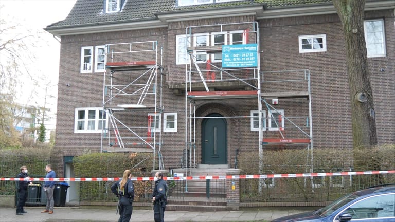 Ein Haus des Rüstungskonzerns Rheinmetall ist in Bremen von Unbekannten mit Farbe beworfen worden.