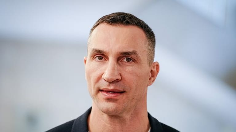 Die Boxhandschuhe von Wladimir Klitschko wurden für 4545 Euro versteigert.