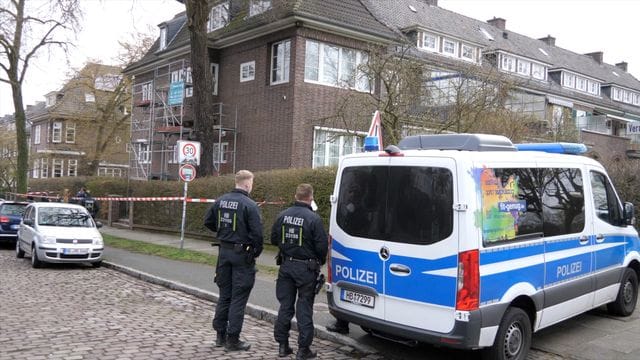 Rheinmetall-Gebäude mit Flüssigkeit beworfen Rheinmetall-Gebäude mit Flüssigkeit beworfen
