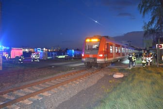 Tödlicher Unfall auf Bahnübergang: Der S-Bahn-Fahrer leitete zwar eine Notbremsung ein, konnte die Kollision aber nicht mehr verhindern.