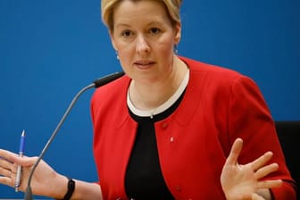 Franziska Giffey (Archivbild): Die Berliner Bürgermeisterin richtet einen Hilferuf an den Bund.