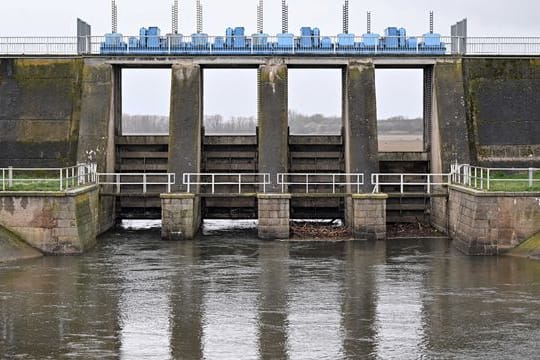 Hochwasserrückhaltebecken Straußfurt