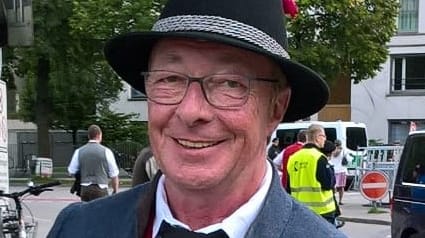 Theo Tschirner in seiner Tracht (Archivbild): Der Schlierseer ist Vorsitzender eines Trachtenvereins und dagegen, dass die Wiesn 2022 abgesagt wird.