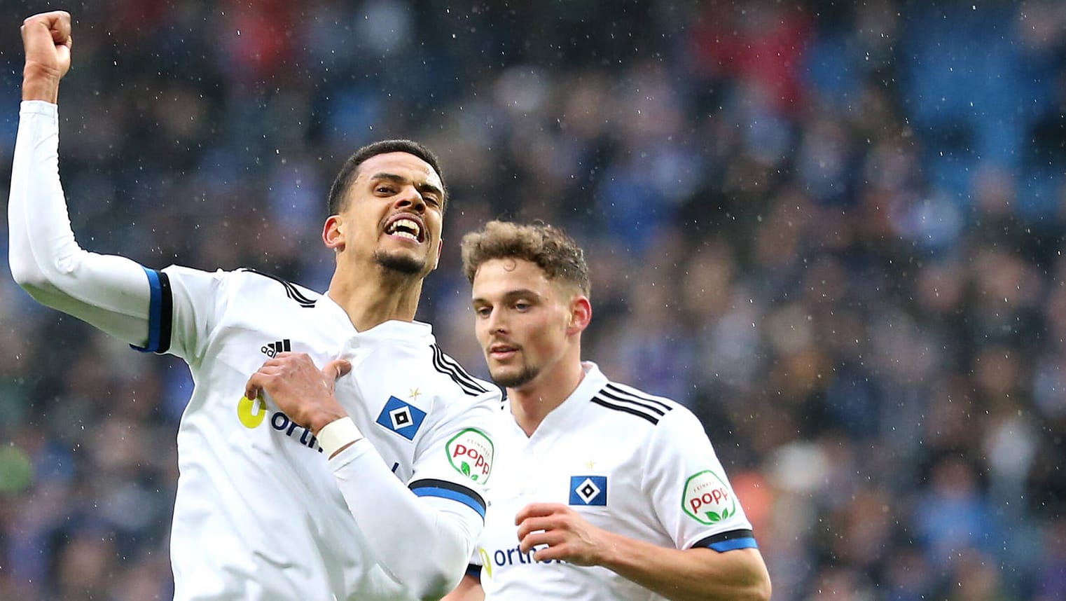 Robert Glatzel (l.): Der Stürmer erzielte das erste Tor für den HSV.