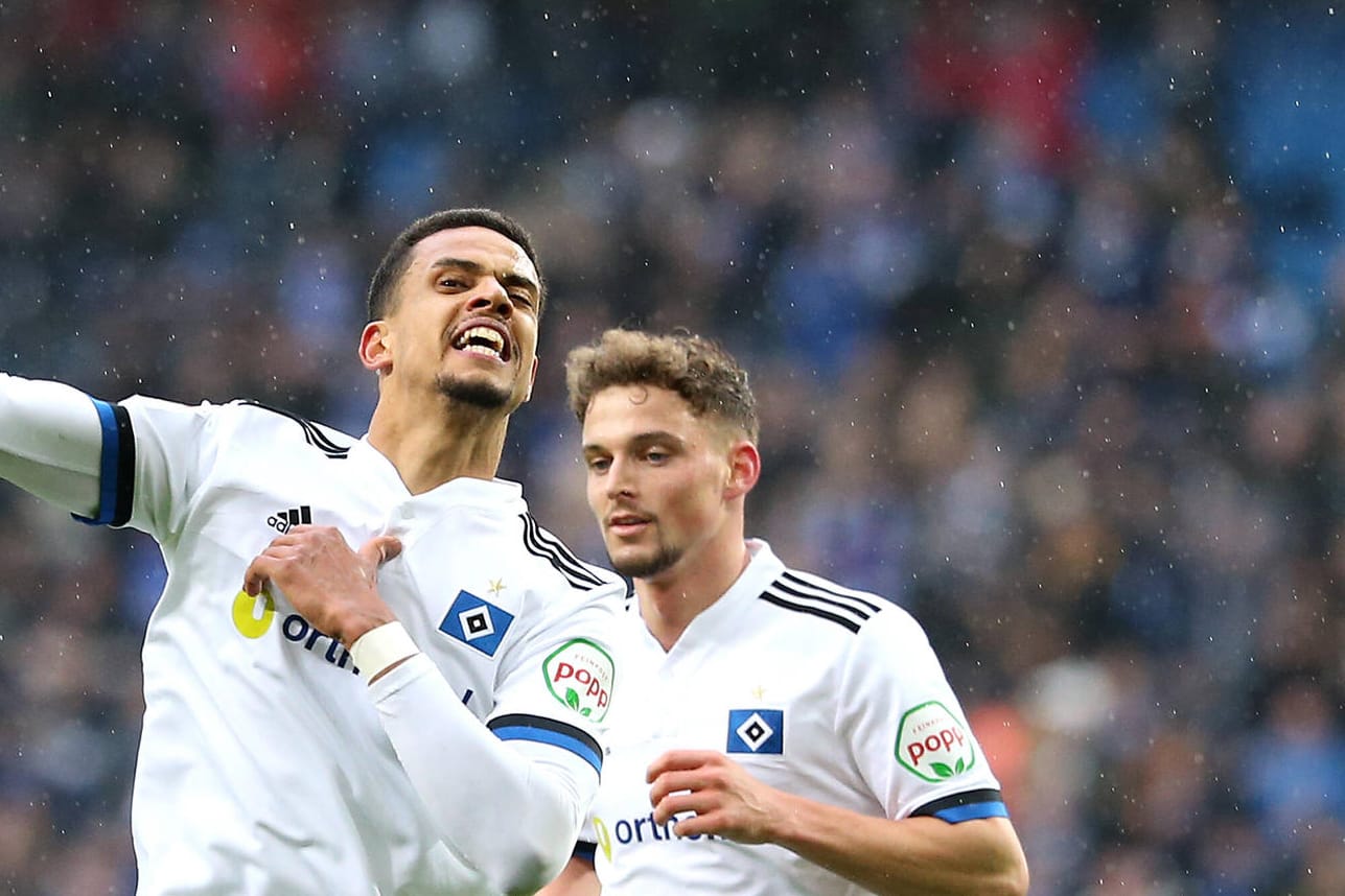 Robert Glatzel (l.): Der Stürmer erzielte das erste Tor für den HSV.