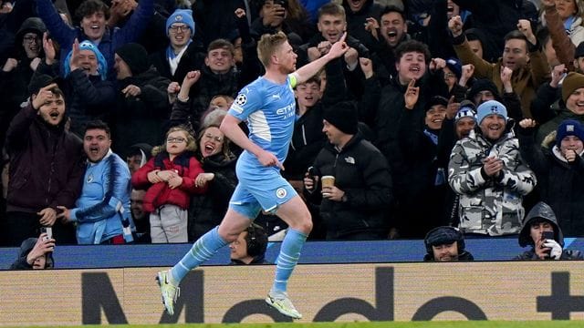 Kevin De Bruyne jubelt, nachdem er zum 1:0 für Manchester City gegen Atletico Madrid getroffen hat. Kevin De Bruyne jubelt, nachdem er zum 1:0 für Manchester City gegen Atletico Madrid getroffen hat.
