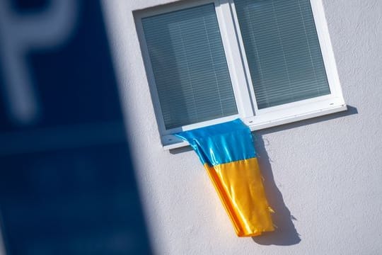 Solidarität mit der Ukraine: In Deutschland ist die Betroffenheit über den Krieg gegen die Ukraine vielerorts groß. Solidarität mit der Ukraine: In Deutschland ist die Betroffenheit über den Krieg gegen die Ukraine vielerorts groß.