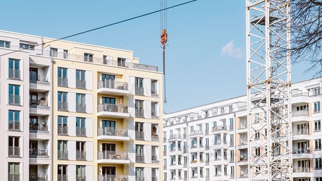 In Immobilien investieren, ohne Eigentümer zu sein: Offene Immobilienfonds bieten genau das. In Immobilien investieren, ohne Eigentümer zu sein: Offene Immobilienfonds bieten genau das.