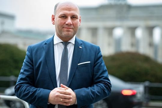 Der polnische Vizeaußenminister Szymon Szynkowski vel Sęk nach einem dpa-Interview in Berlin.