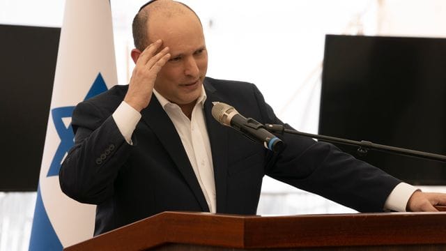 "Not amused" über den Rücktritt der Abgeordneten: Isreales Premierminister Naftali Bennett.