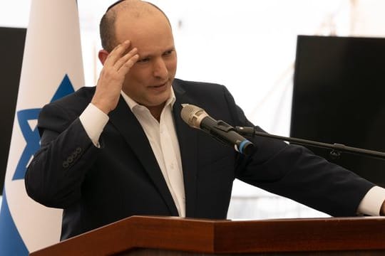 "Not amused" über den Rücktritt der Abgeordneten: Isreales Premierminister Naftali Bennett.