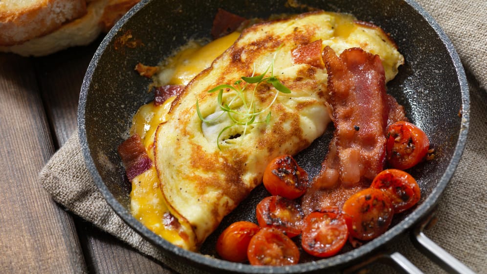 Omelett: Die richtige Temperatur der Pfanne ist von großer Bedeutung.