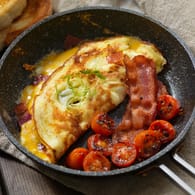 Omelett: Die richtige Temperatur der Pfanne ist von großer Bedeutung.