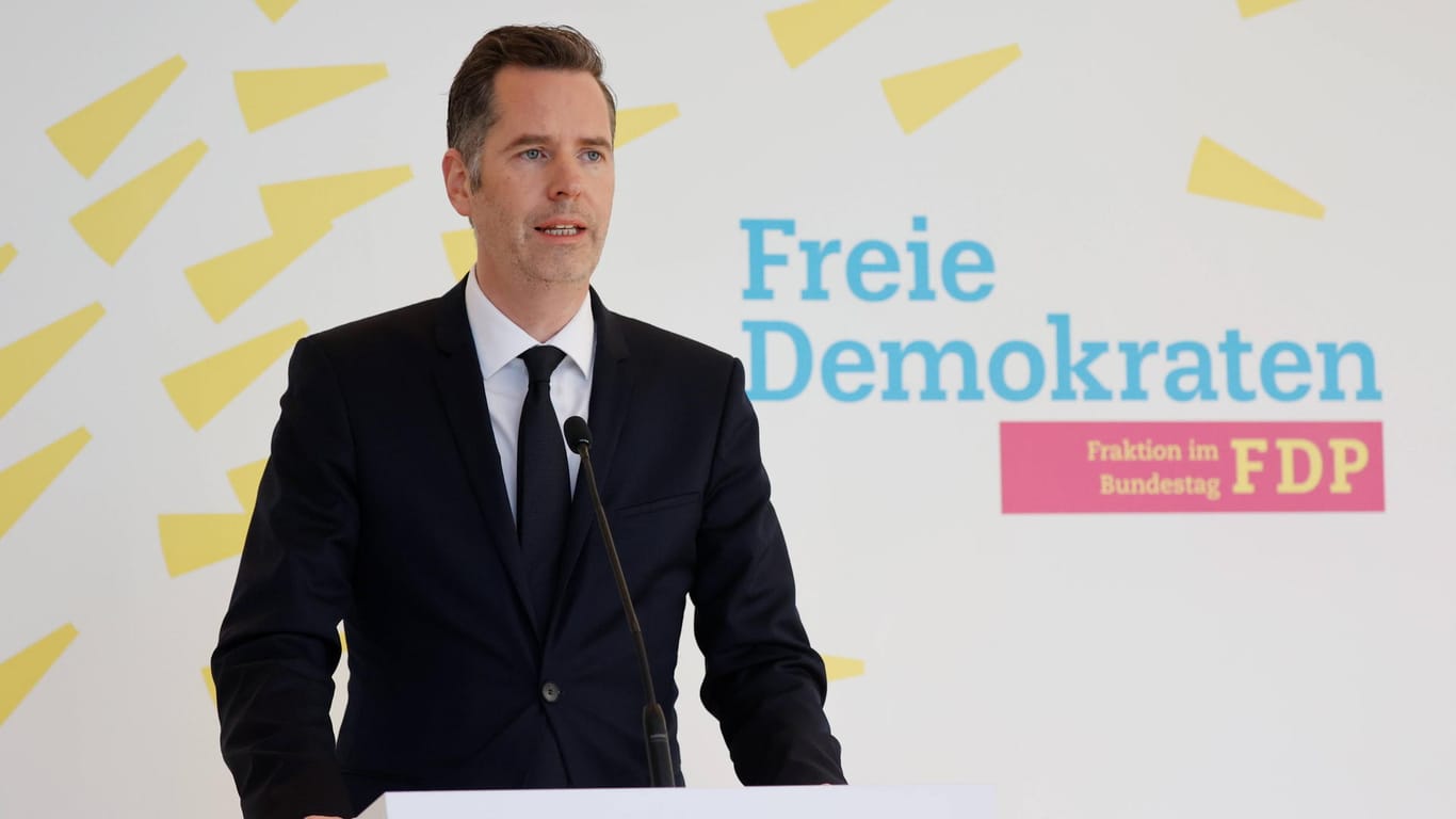 FDP-Fraktionsvorsitzenden Christian Dürr: Er sieht erheblichen Nachbesserungsbedarf bei dem neuen Ökostrom-Paket des Bundeswirtschaftsministers.