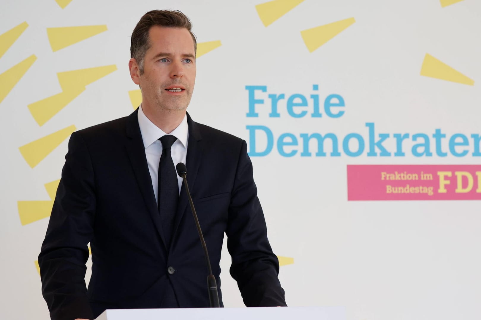 FDP-Fraktionsvorsitzenden Christian Dürr: Er sieht erheblichen Nachbesserungsbedarf bei dem neuen Ökostrom-Paket des Bundeswirtschaftsministers.