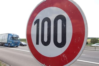 Tempo 100 gegen russisches Öl: Eine deutliche Mehrheit will Tempolimits auf Autobahnen – nicht aber die FDP.