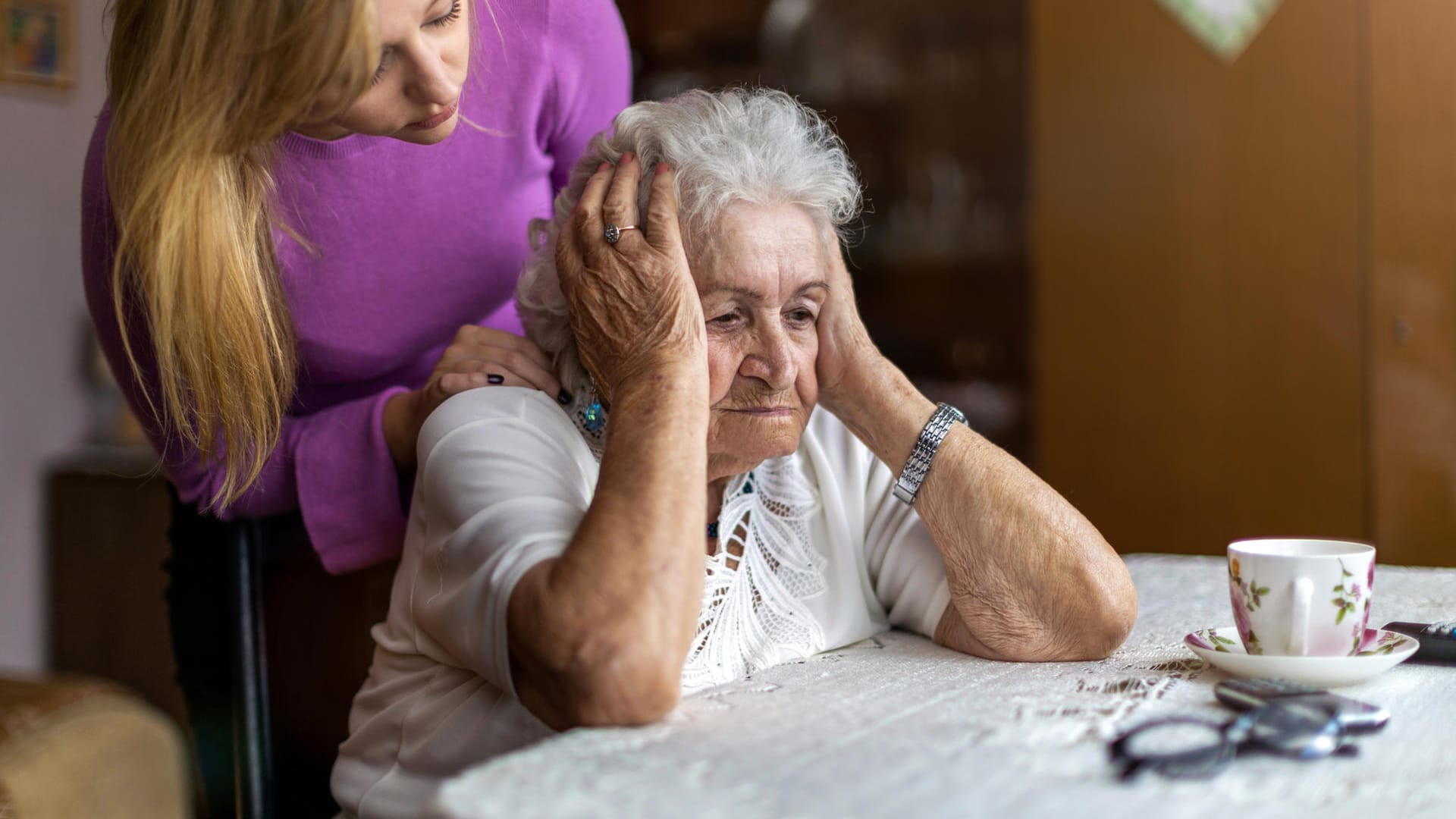 Demenz (Symbolfoto): Bestimmte psychische Erkrankungen können das Risiko für Demenz erhöhen.