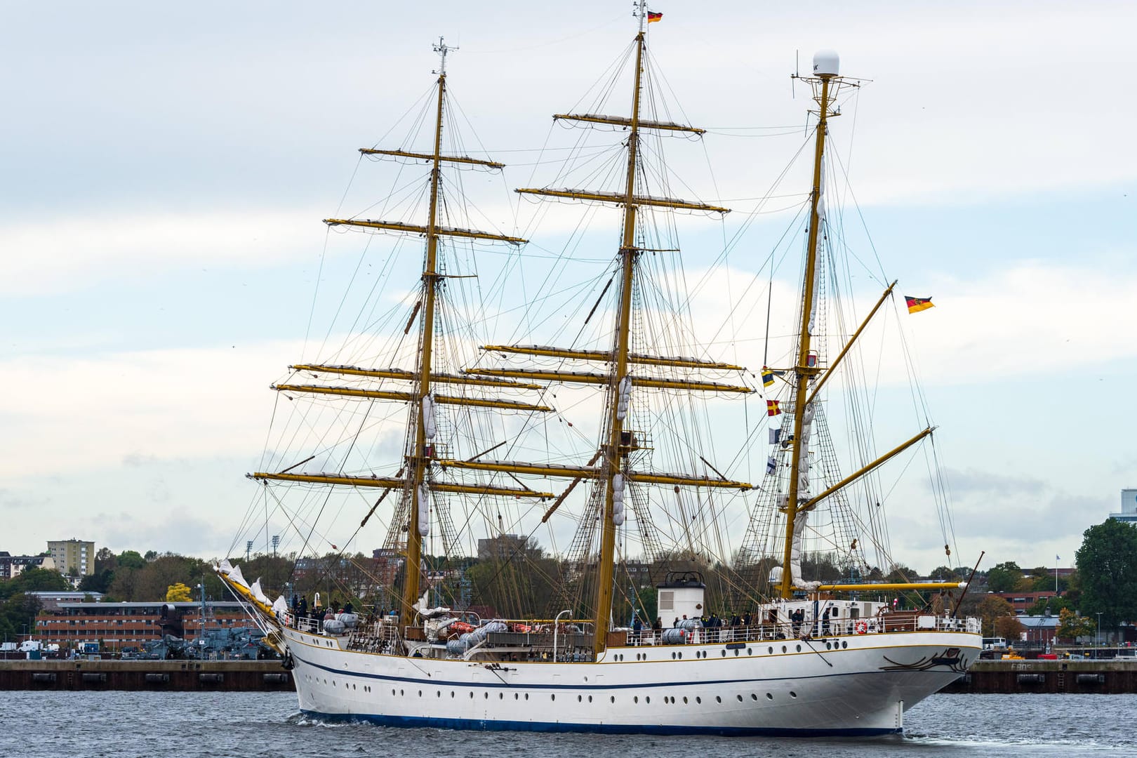 Das sanierte Segelschiff Gorch Fock (Archivbild): Bund und Werft haben wegen der Sanierung gerichtlich Millionenbeträge gefordert.