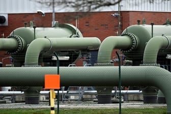 Rohre einer Gaspipeline (Symbolbild): Ein Gasembargo ist weiter nicht in Sicht.