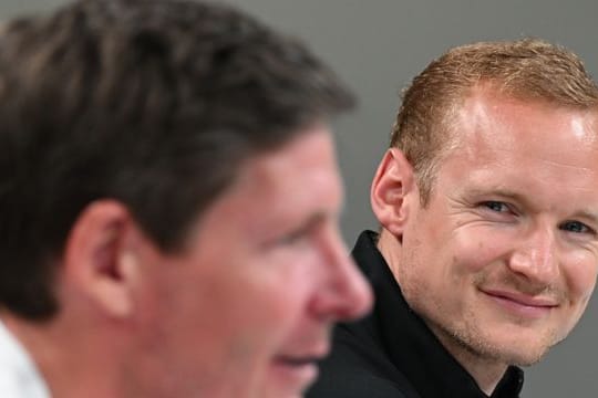 Vorfreude auf Barça: Eintracht-Coach Oliver Glasner (l) und Kapitän Sebastian Rode.