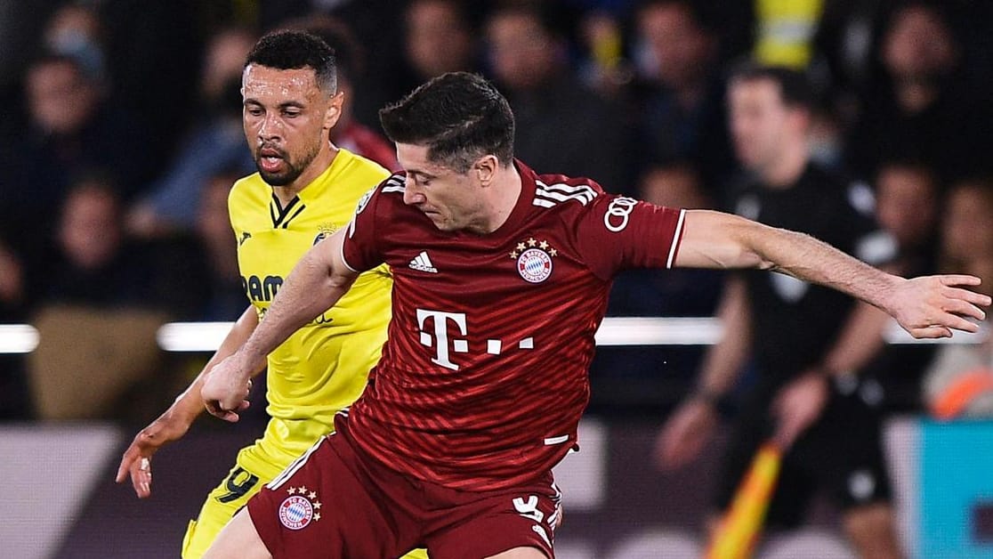 Champions League: Villarreals Francis Coquelin (l.) im Duell mit Robert Lewandowski.