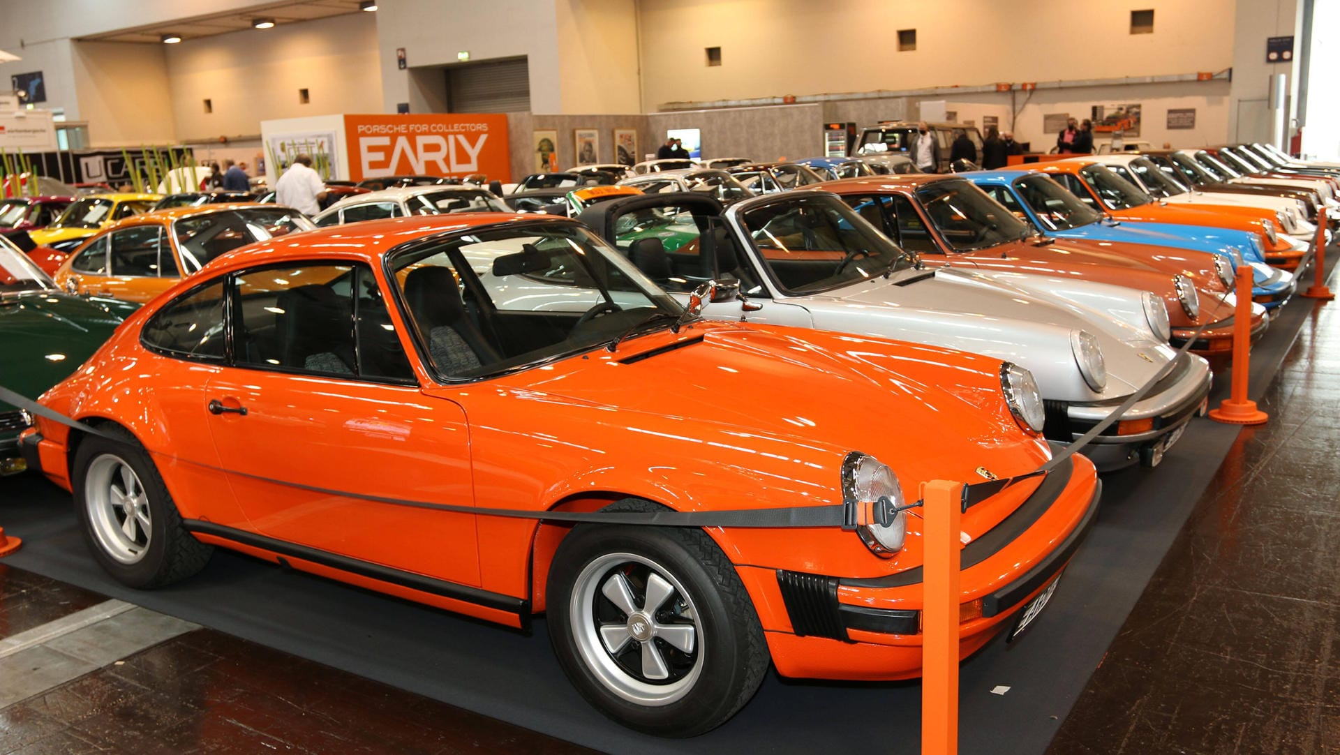 Mehrere Porsche 911 bei einer Messe in Essen (Symbolbild): Die Erben eines früheren Chef-Konstrukteurs erheben Ansprüche auf das berühmte Design. Mehrere Porsche 911 bei einer Messe in Essen (Symbolbild): Die Erben eines früheren Chef-Konstrukteurs erheben Ansprüche auf das berühmte Design.