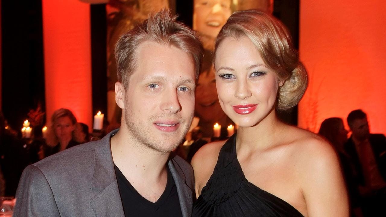 2010: Das Model heiratet den Comedian Oliver Pocher.